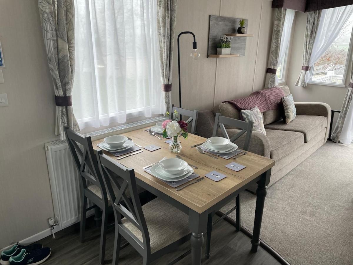 Luxury Caravan Cornwall Sleeps 4 Countryside View St Austell Εξωτερικό φωτογραφία